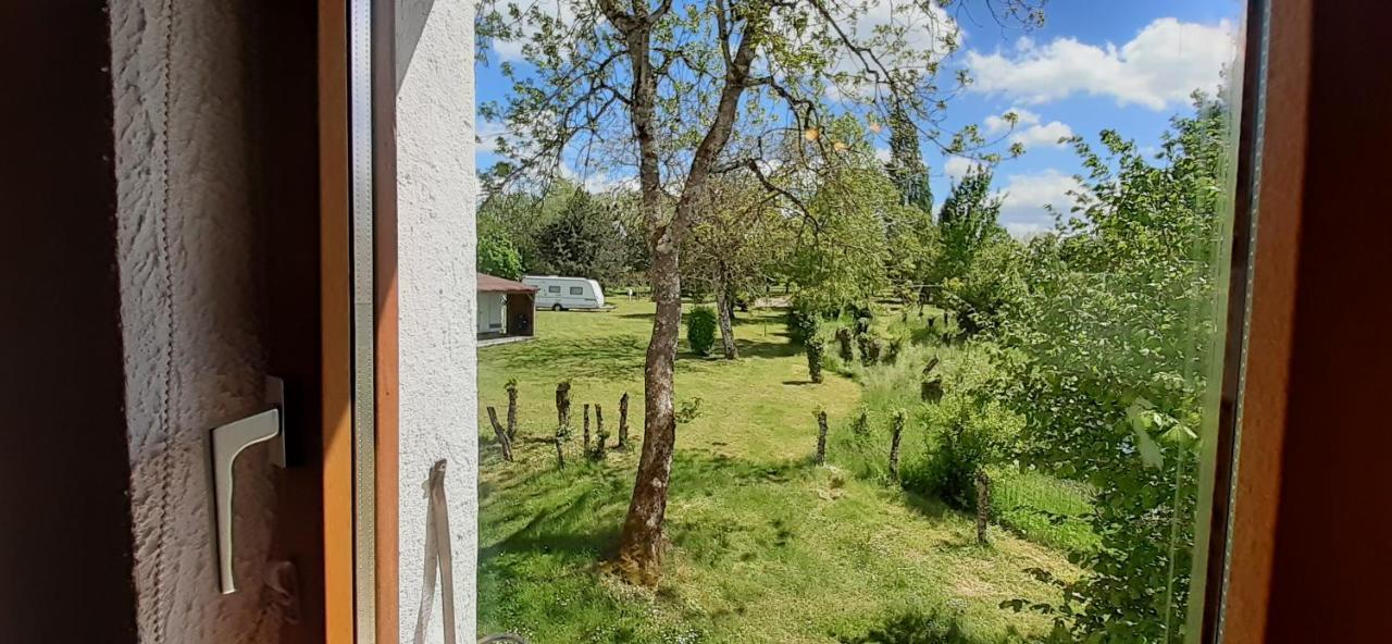 L' Appartement Du Camping Hautoreille バンヌ エクステリア 写真